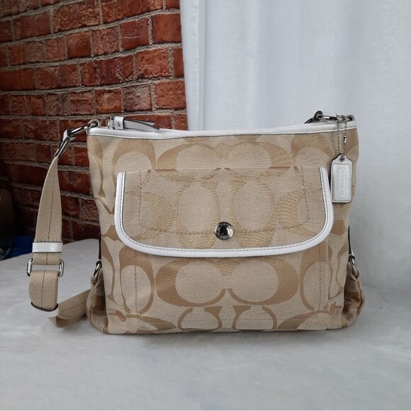 Coach Elegant Tan And White Signature Shoulder Bag - Picture 3 of 14